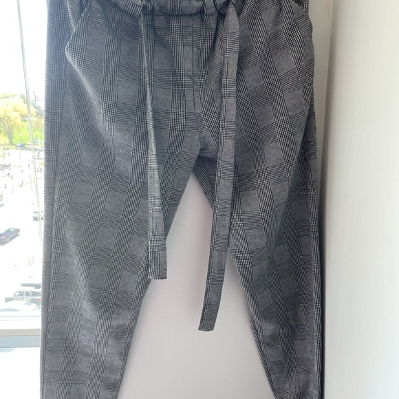 Chic trousers from a good brand and great quality in size medium - Picture 1 of 1